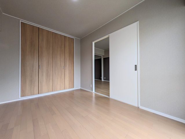 ユニハイム明石の洋室