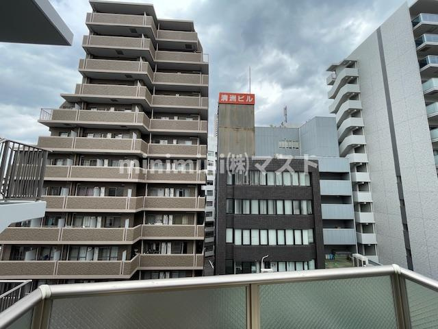 大阪市北区西天満３丁目の賃貸マンションのバルコニー
