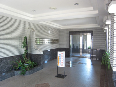 【エントランス】 | ウイル・アンクレール | 重厚感のあるエントランス