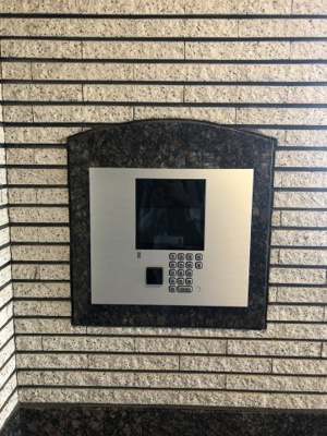 【セキュリティ】 | ウイル・アンクレール | オートロックは非接触キーに変更しており、荷物が多い時でも安心です！