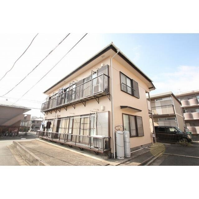 秦野市鶴巻のアパートの画像