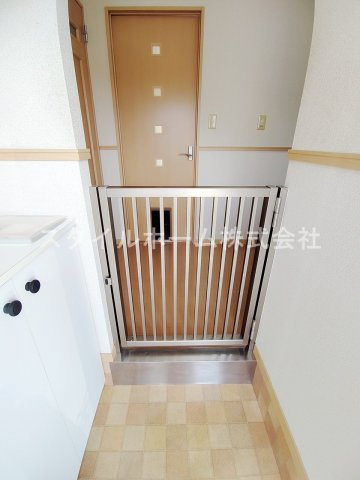 ライフインビーサークルの玄関|別部屋写真です。