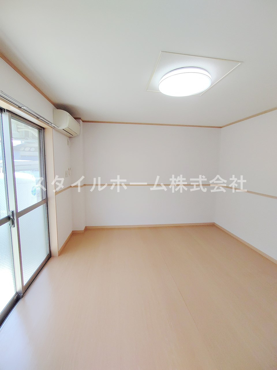 ライフインビーサークルの内装|別部屋写真です。