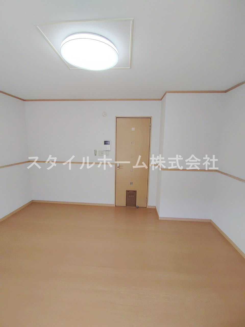 ライフインビーサークルの居間・リビング|別部屋写真です。
