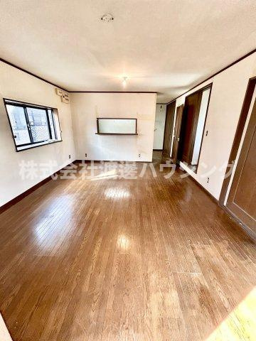 南寺方東通4丁目一戸建の居間・リビング