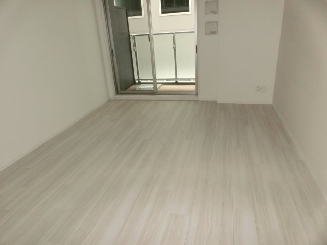 コンフォリア心斎橋EASTの洋室