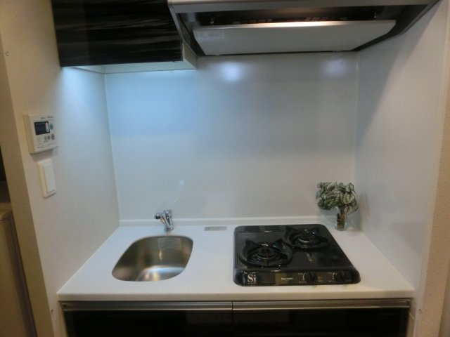 コンフォリア心斎橋EASTのキッチン