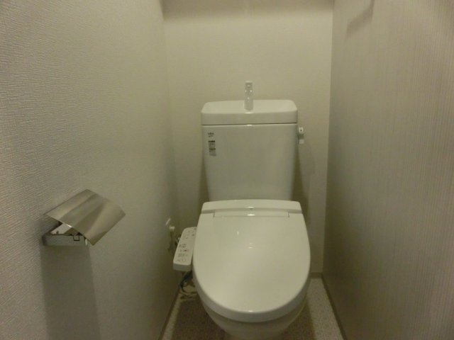 コンフォリア心斎橋EASTのトイレ