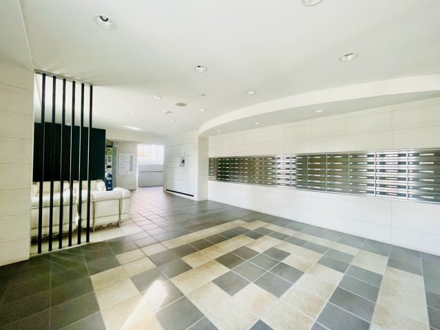 ファミリアーレ大曽根レジデンスのエントランス|エントランス(中)①