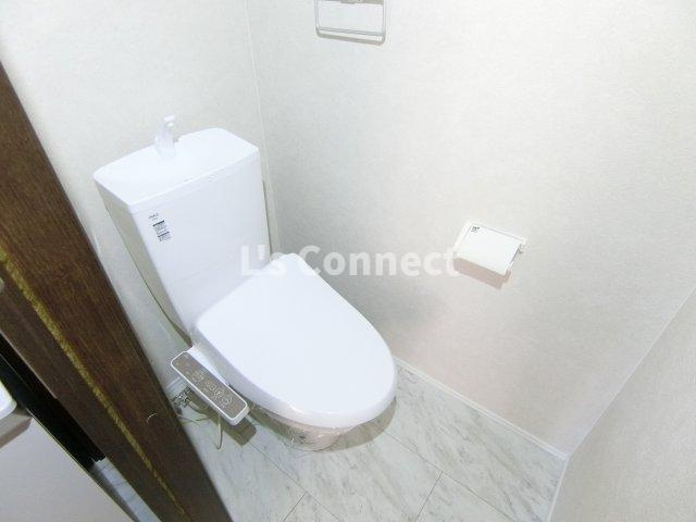 【トイレ】 | Ellport | 温水洗浄便座付きのトイレ。