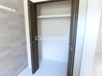 【収納】 | Ellport | クローゼットでお荷物もすっきり収納。