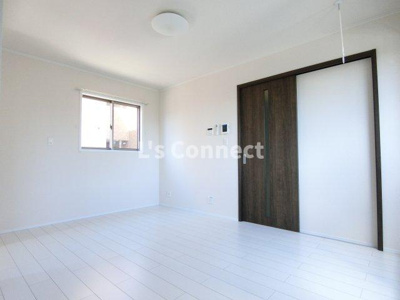 【内装】 | Ellport | 明るい色合いの内装です。