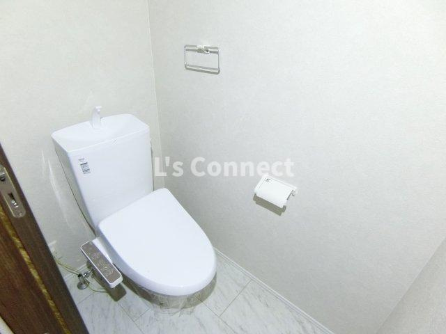 【トイレ】 | Ellport | 温水洗浄便座付きのトイレ。