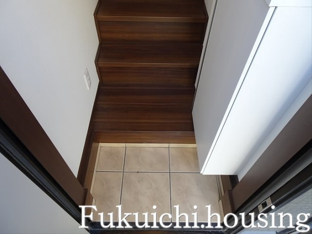 ガーデンコート経堂の玄関