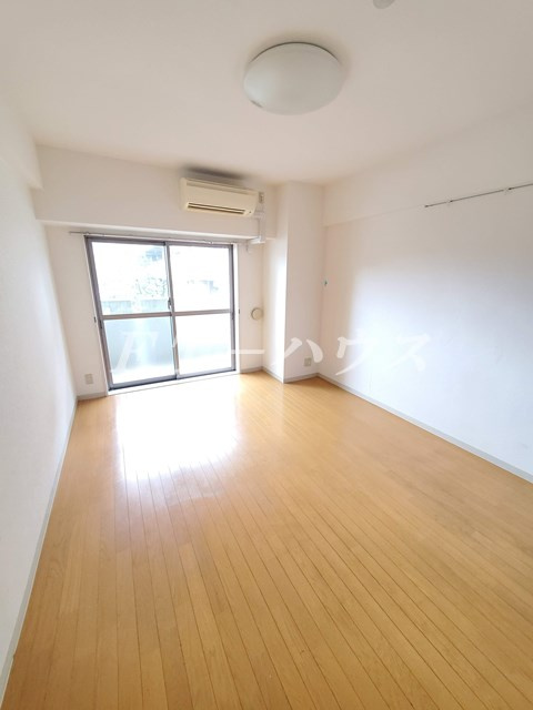 Ｆコスモ新検見川の居間・リビング