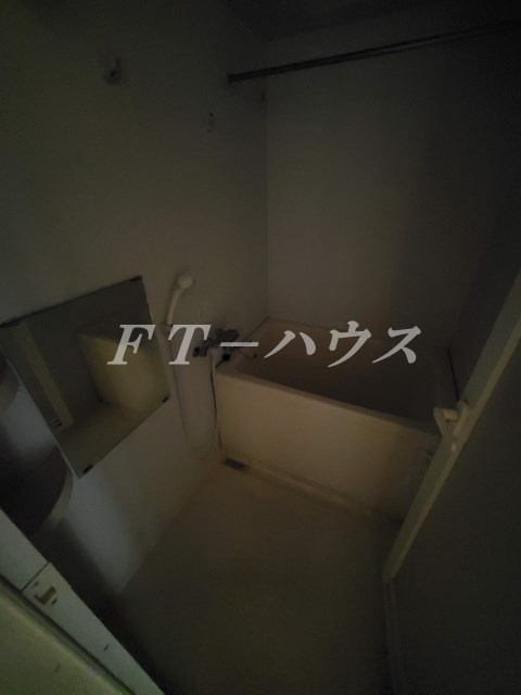 Ｆコスモ新検見川の浴室