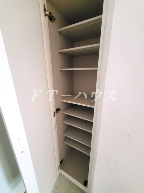 Ｆコスモ新検見川の収納