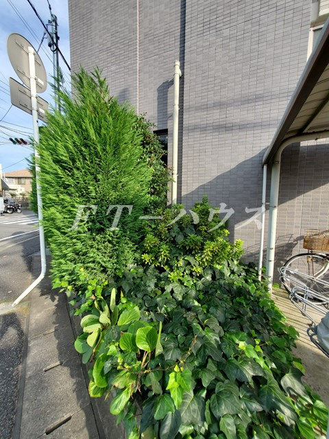 Ｆコスモ新検見川の庭