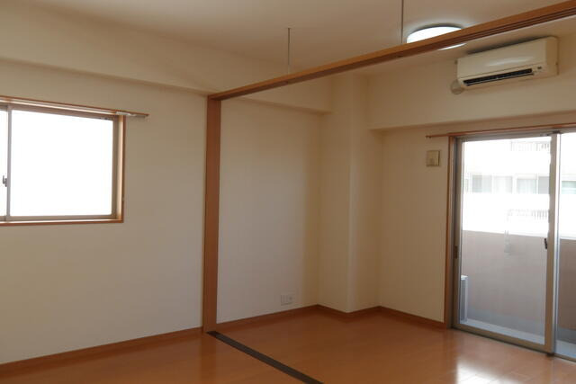 ビエンナーレ高取の居間・リビング