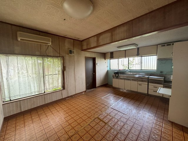 勝浦市部原　中古戸建の居間・リビング
