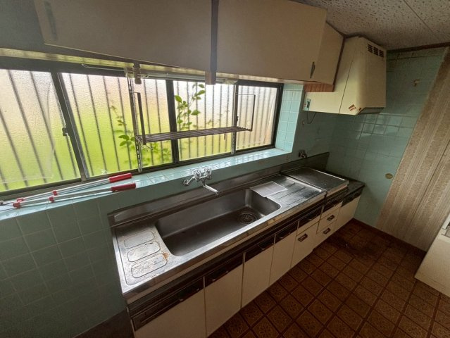 勝浦市部原　中古戸建のキッチン
