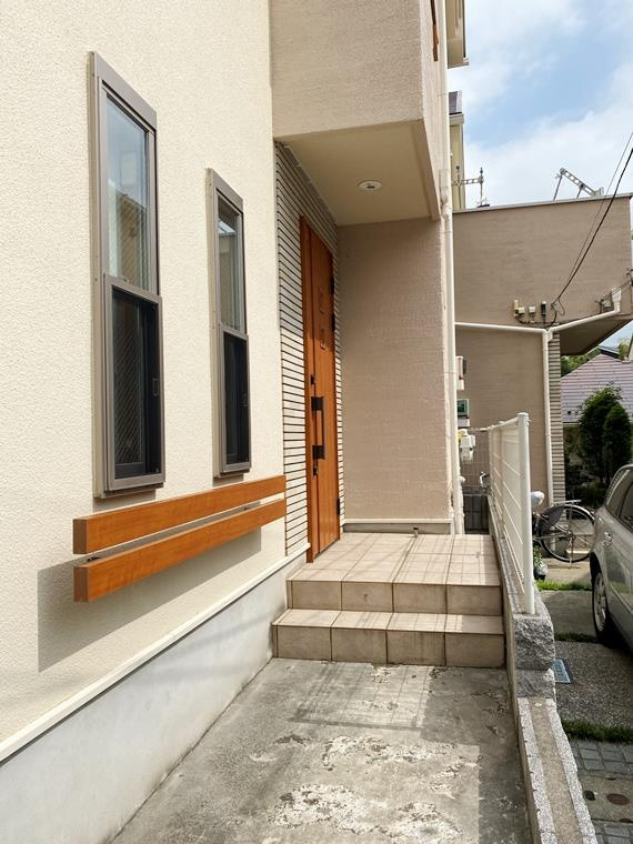 下作延戸建のエントランス