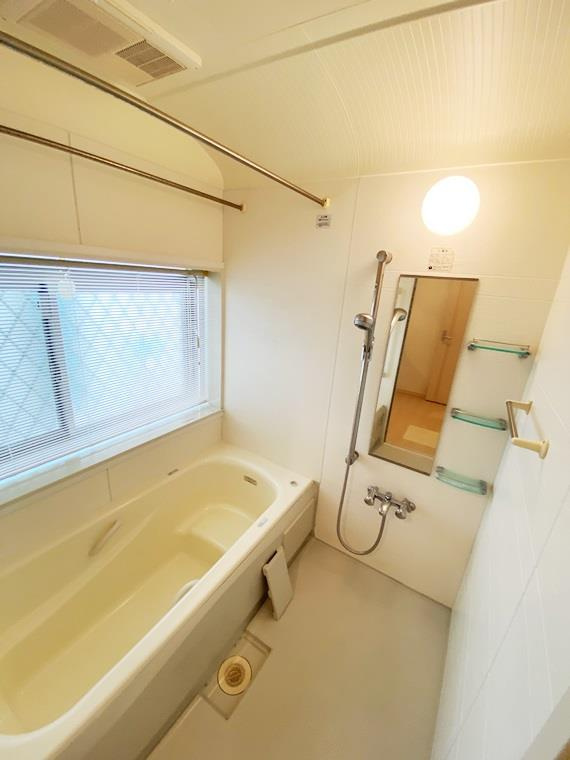下作延戸建の浴室