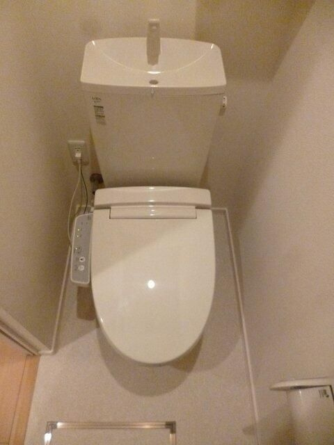 練馬区関町北３丁目の賃貸マンションのトイレ