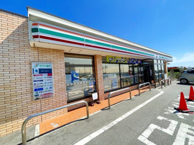 セブンイレブン鎌倉七里ガ浜店 徒歩15分。 1130m
