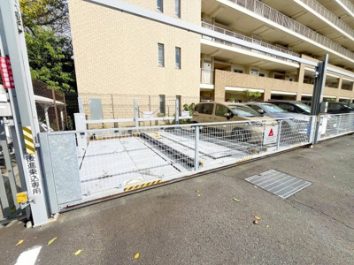 【駐車場】グランドメゾン東戸塚４番館