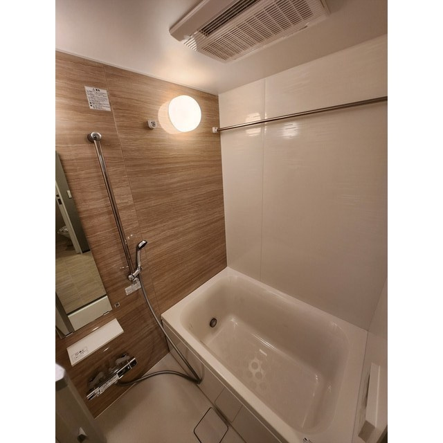 コスモグラシア三ノ輪の浴室