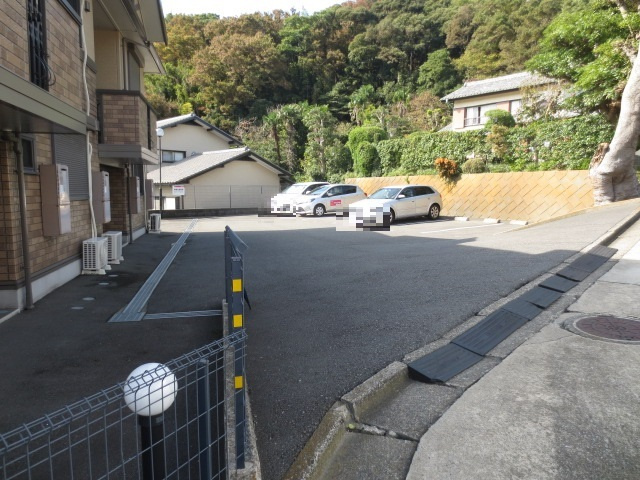 敷地内駐車場／要空確認