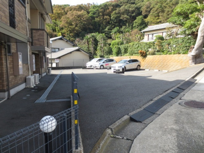 敷地内駐車場／要空確認