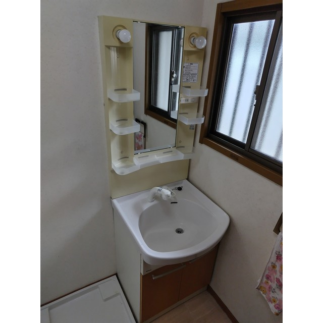 岐阜市岩井の一戸建ての洗面所|洗髪洗面化粧台