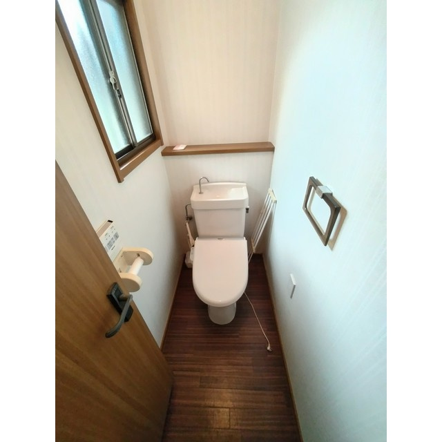 岐阜市岩井の一戸建てのトイレ