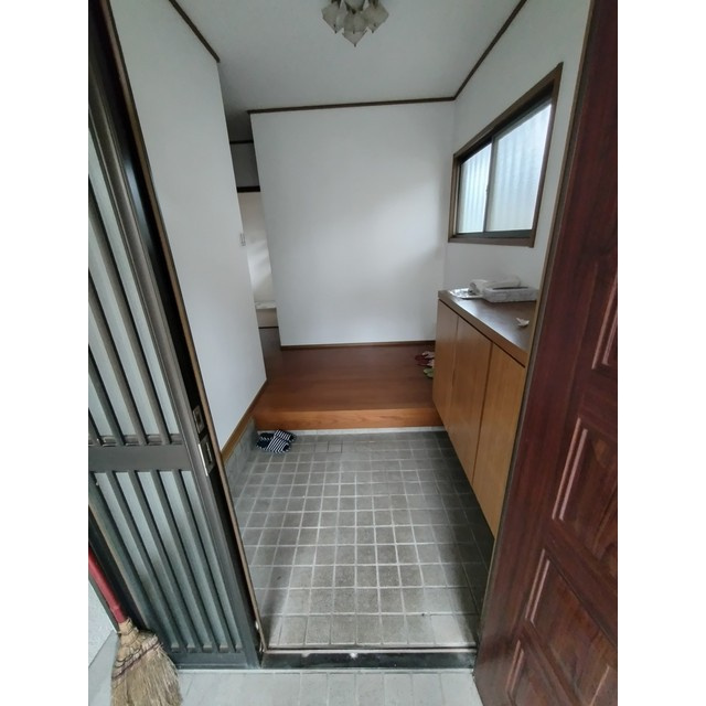 岐阜市岩井の一戸建ての玄関