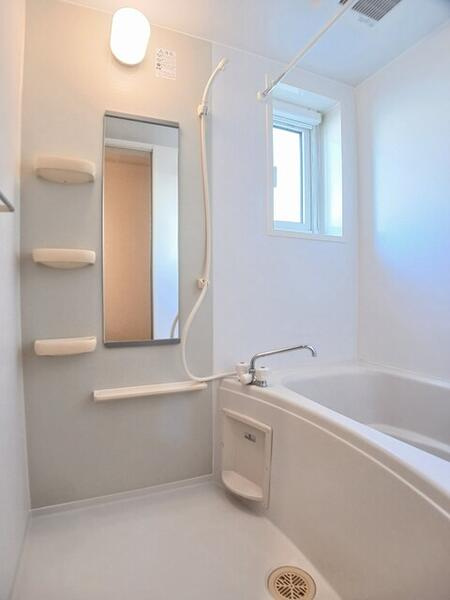 ブルック　サイドＢの浴室