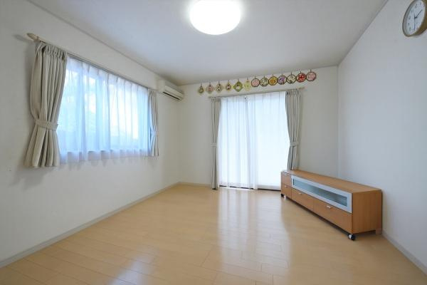 生駒郡三郷町立野南３丁目　一戸建の洋室|■現地撮影写真■メーターモジュールで広々とした洋室です！