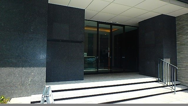 ザ・パークハビオ早稲田のエントランス