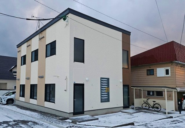 レオパレスひまわりの外観