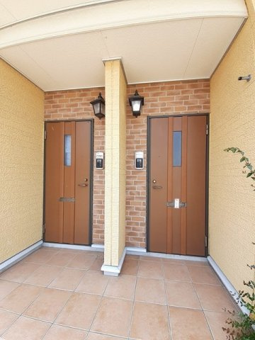 ハナミズキＢのエントランス