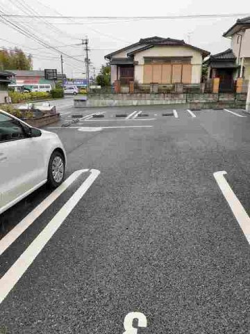 サニ－フィ－ルドⅡの駐車場