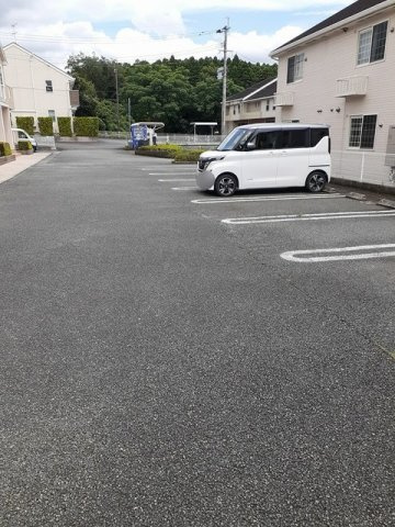 ランドヒルズ　Ｂの駐車場