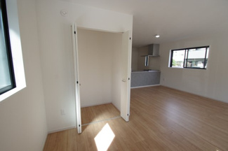 【収納】 | 【仲介手数料無料！！】稲城市東長沼　新築戸建て（全1棟）6799万円 | リビング収納