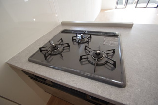 【キッチン】 | 【仲介手数料無料！！】稲城市東長沼　新築戸建て（全1棟）6499万円