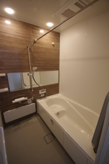 【浴室】 | 【仲介手数料無料！！】稲城市東長沼　新築戸建て（全1棟）6499万円