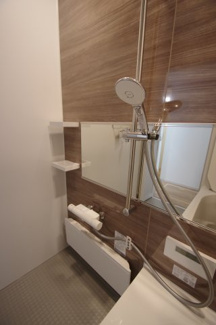 【浴室】 | 【仲介手数料無料！！】稲城市東長沼　新築戸建て（全1棟）6799万円