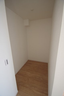 【収納】 | 【仲介手数料無料！！】稲城市東長沼　新築戸建て（全1棟）6499万円 | ウォークインクローゼット