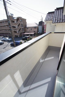 【バルコニー】 | 【仲介手数料無料！！】稲城市東長沼　新築戸建て（全1棟）6799万円