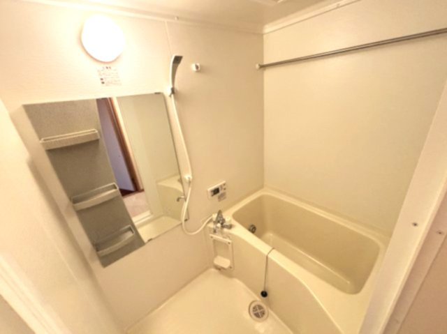 セジュール西岡本の浴室
